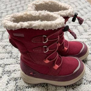 Girls Viking snow boots size 4.5 US/ 21 EUR